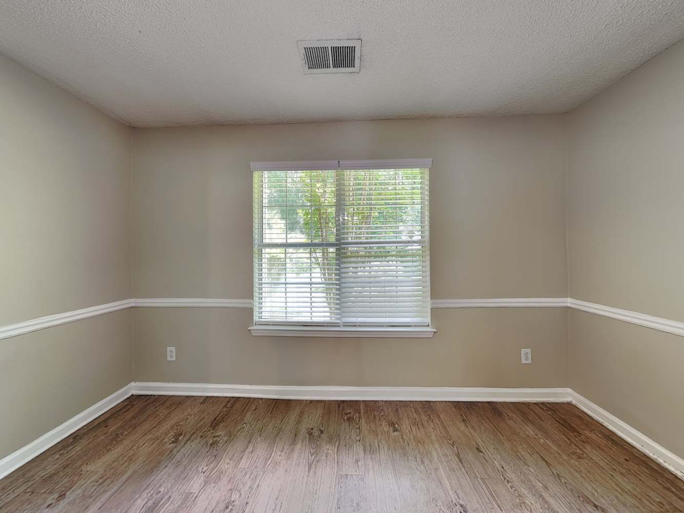 438 Pecan Wood Cir, Fairburn photo 9