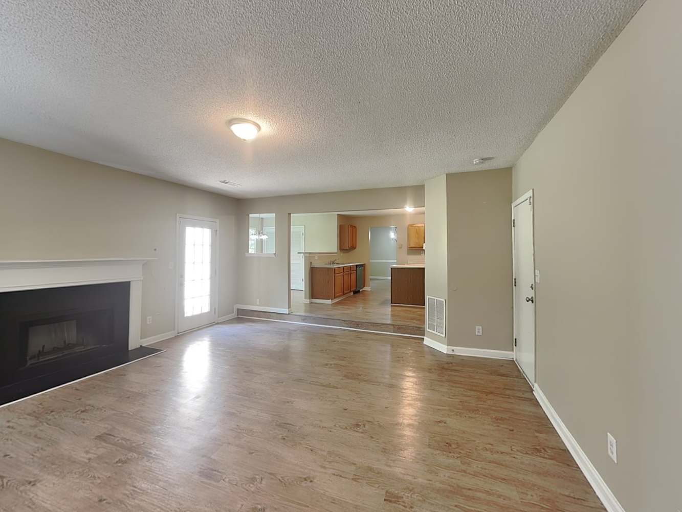 438 Pecan Wood Cir, Fairburn photo 6