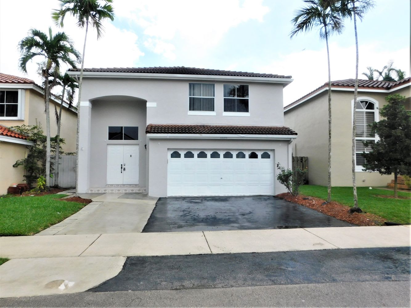 Front of 4400 SW 82nd Way, Davie, FL