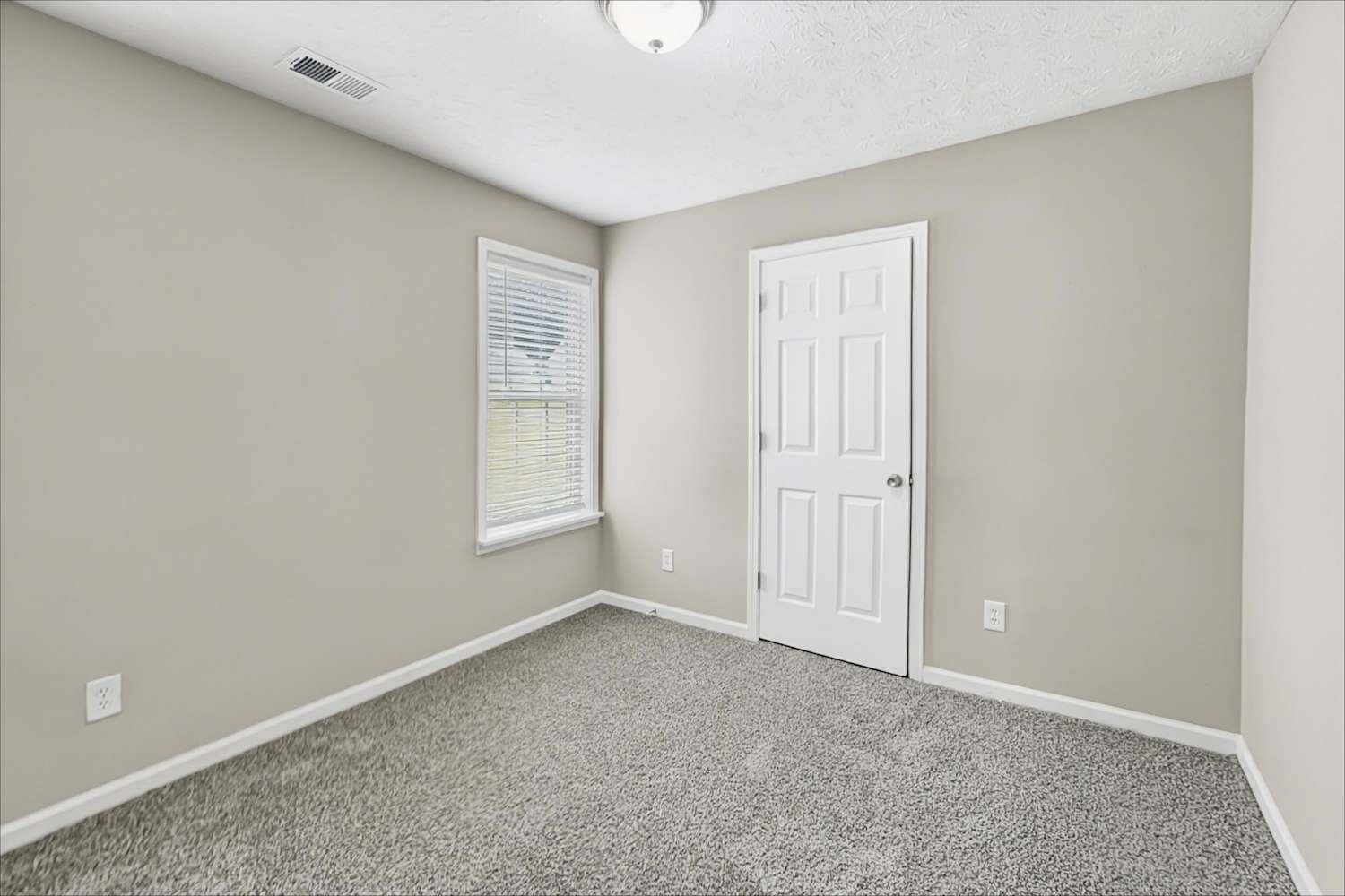 4416 Glen Heights Trl, Snellville photo 17