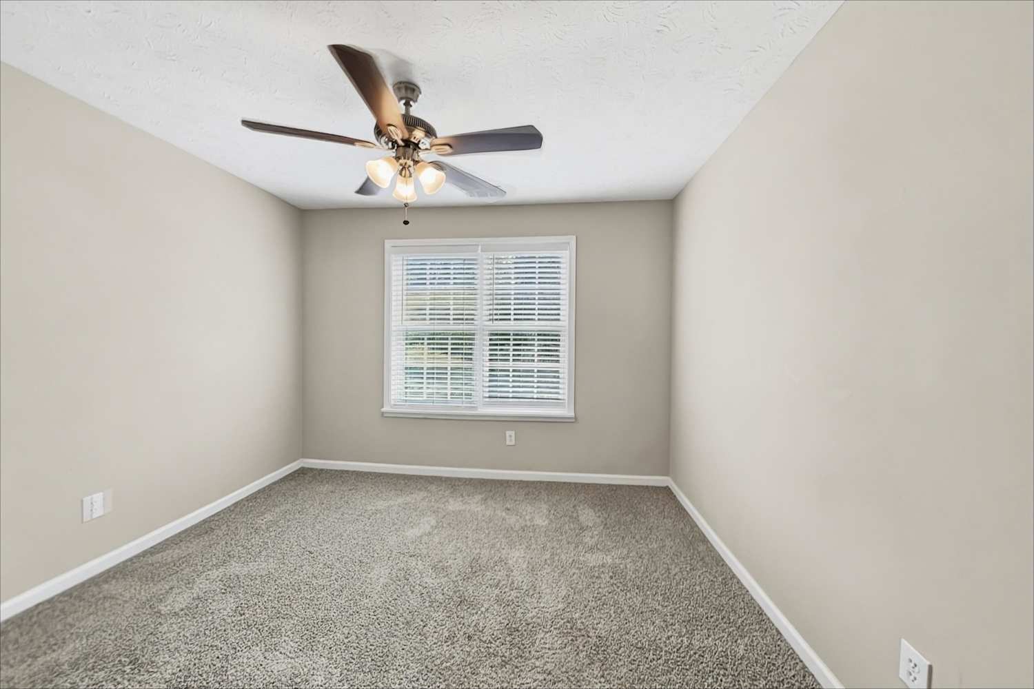 4416 Glen Heights Trl, Snellville photo 15