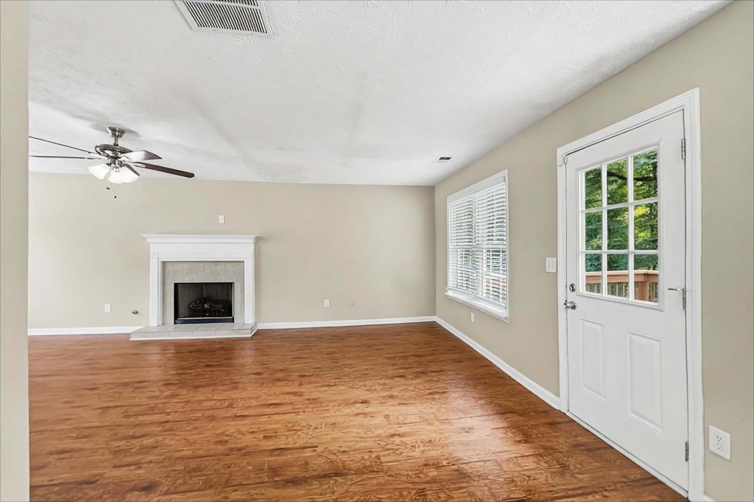 4416 Glen Heights Trl, Snellville photo 8