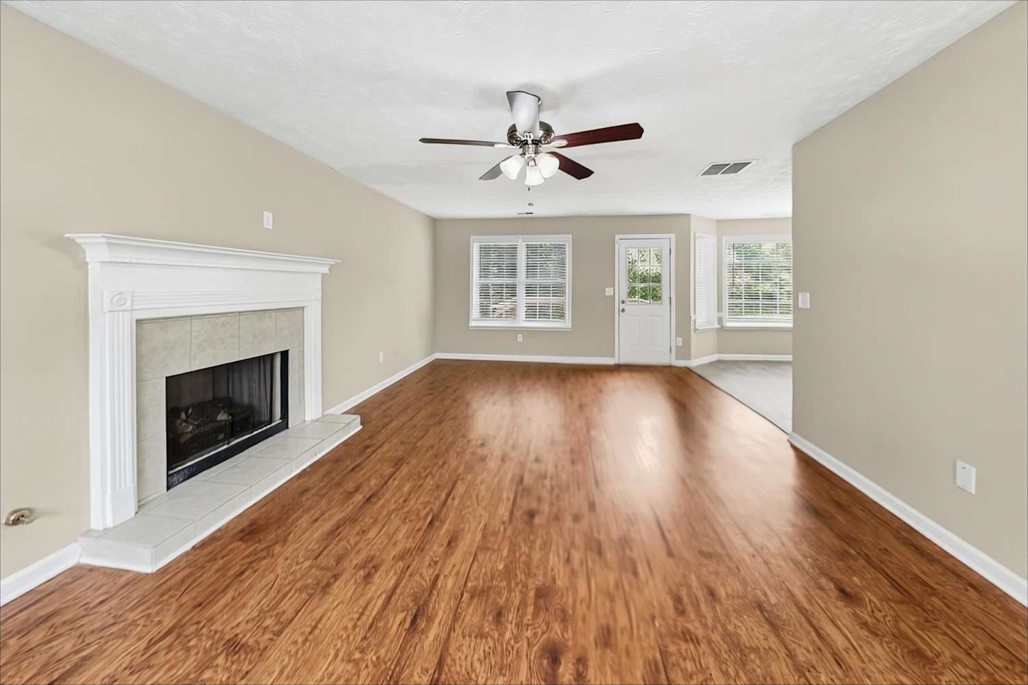 4416 Glen Heights Trl, Snellville photo 6