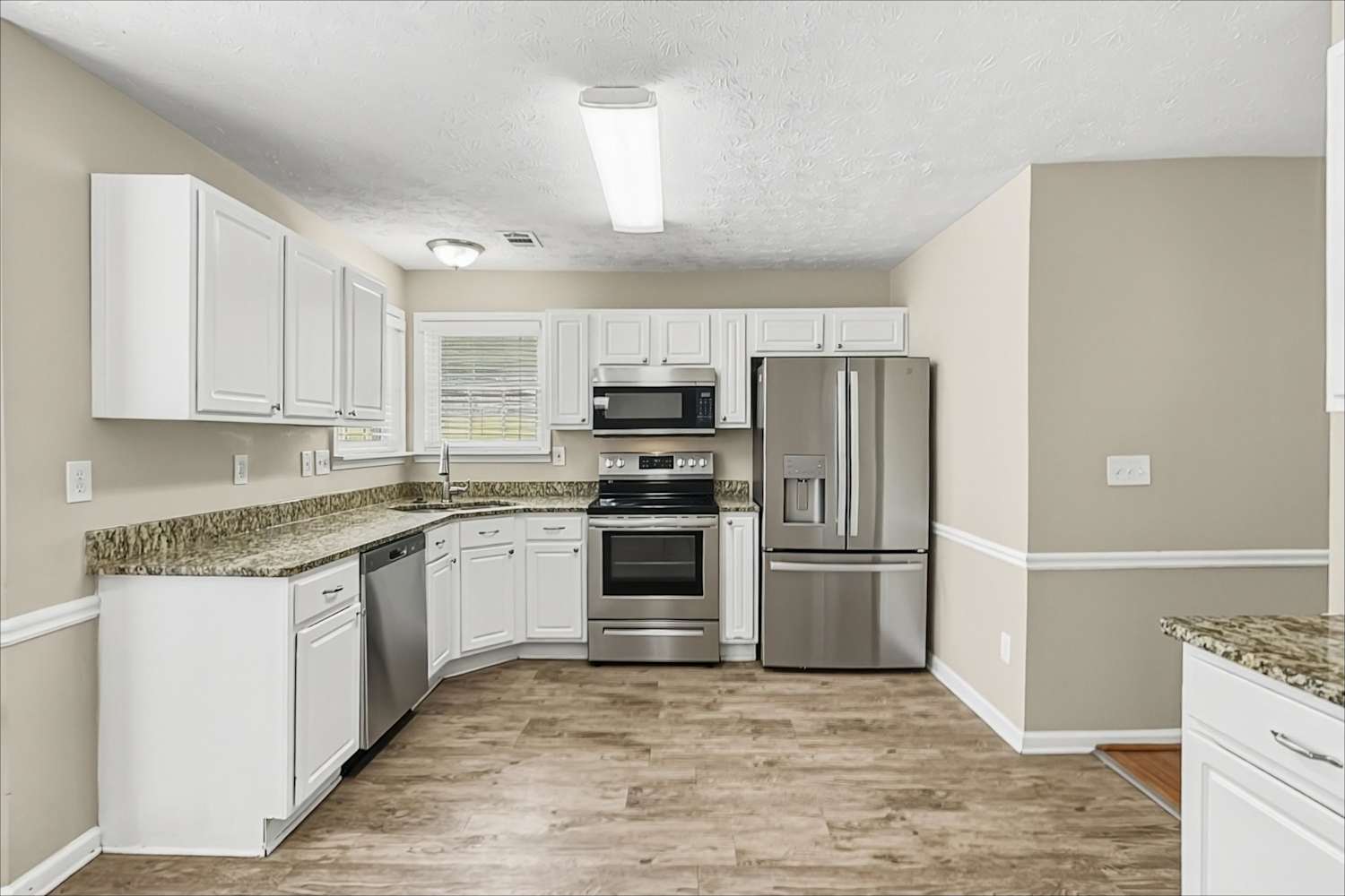 4416 Glen Heights Trl, Snellville photo 11