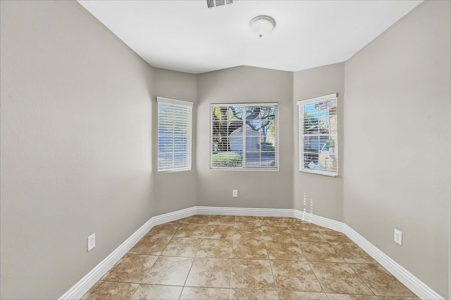 4432 Meadowlark Wing Way, North Las Vegas photo 6