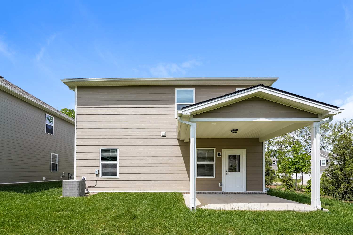 444 Brook Ave, White House photo 17
