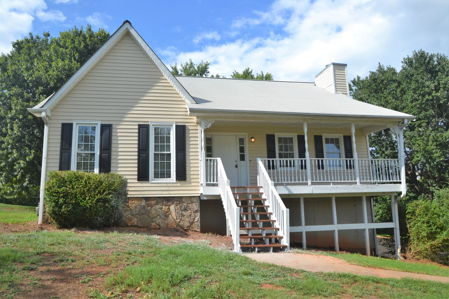 Front of 445 Raven Dr, Canton, GA