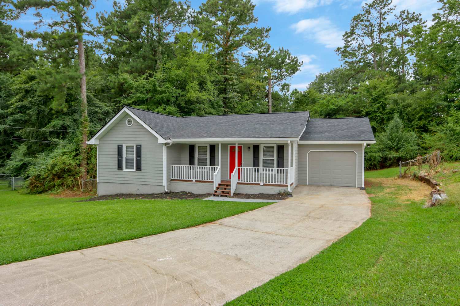 Front of 4460 Kim St, Snellville, GA
