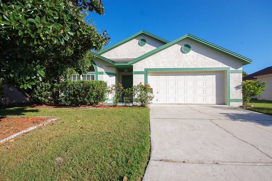 Front of 447 Emerald Cove Loop, Lakeland, FL