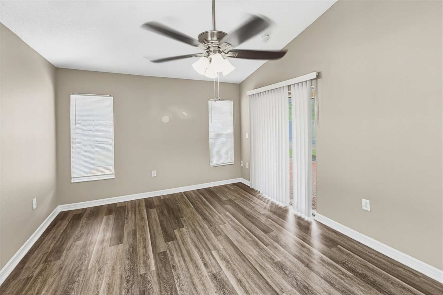 449 Stone Briar Dr, Ruskin photo 10