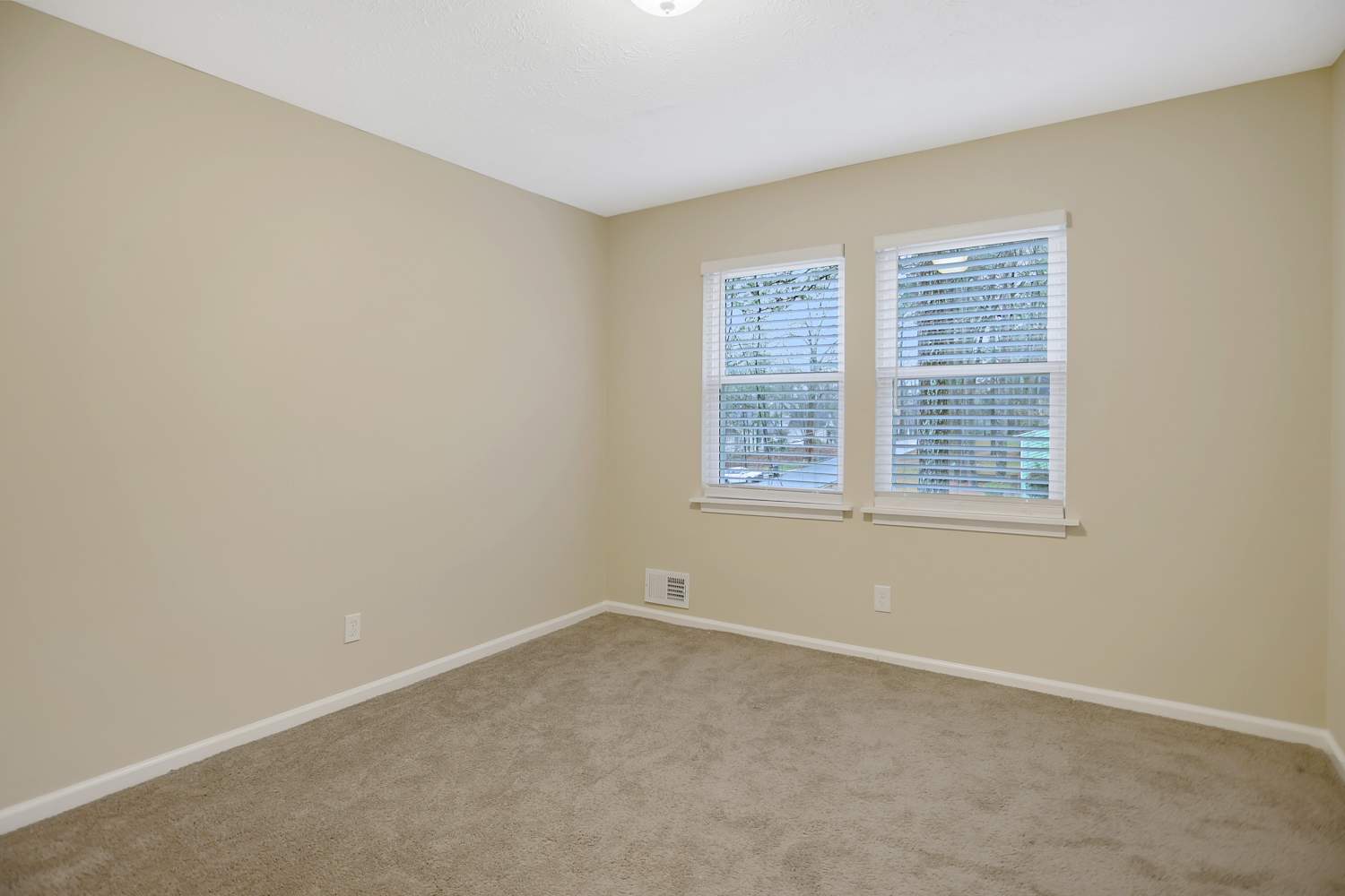 4496 Fowler Ln, Snellville photo 14