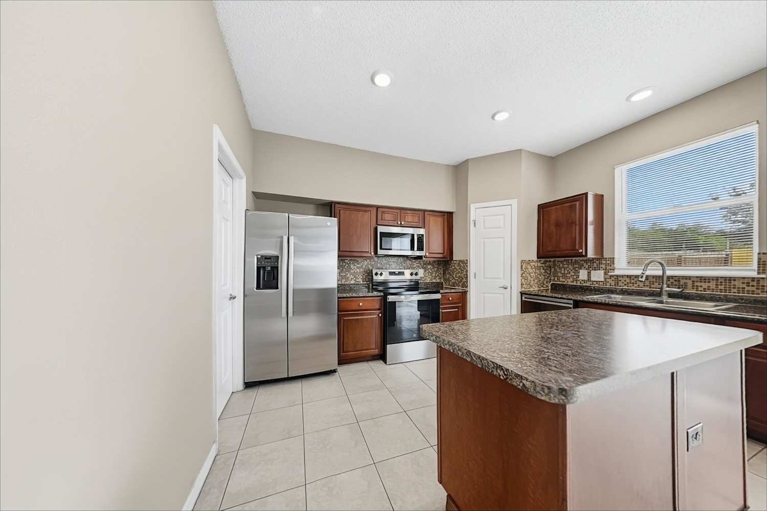 4502 Stable Dr, Valrico photo 12