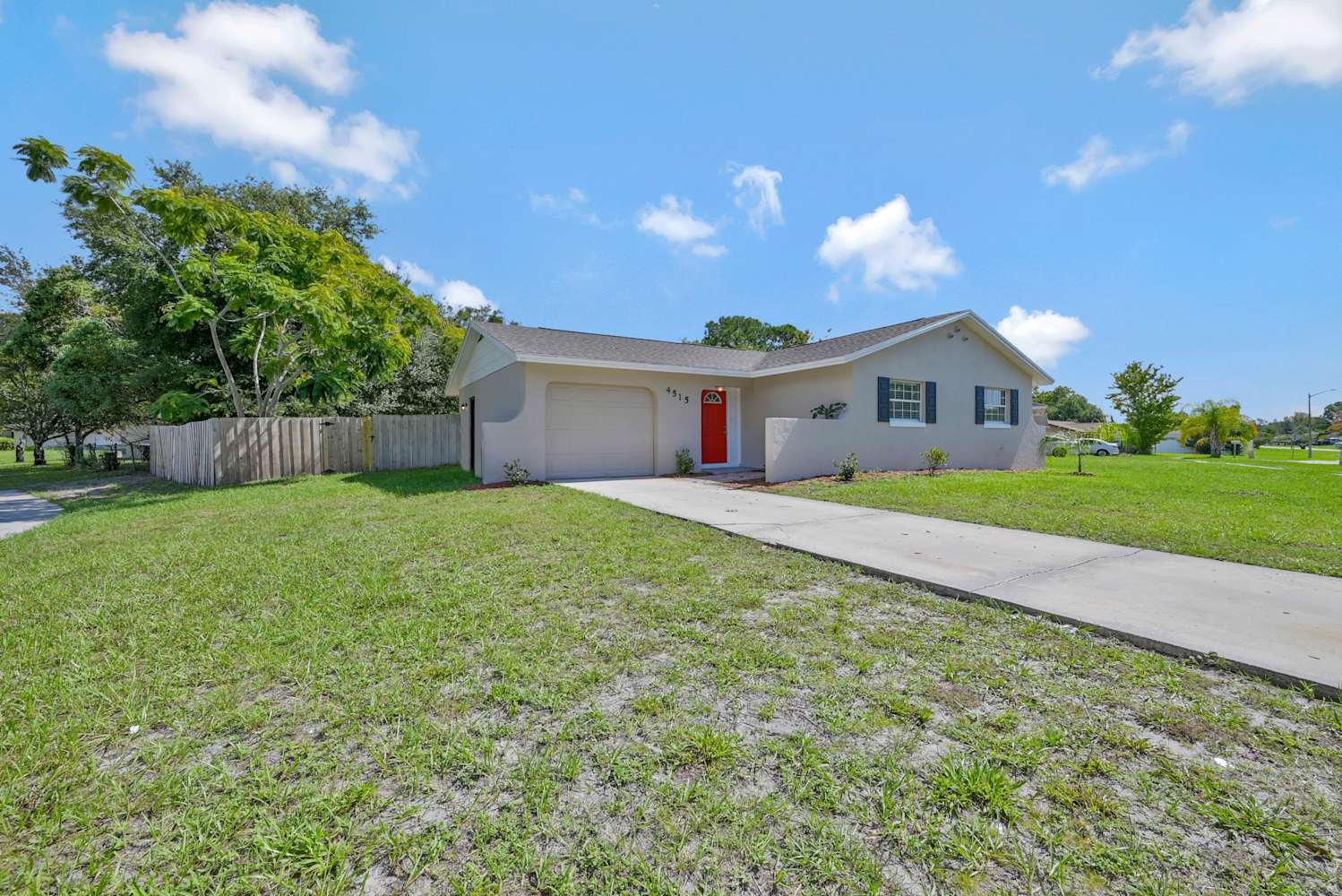 Front of 4515 Chateau Rd, Orlando, FL