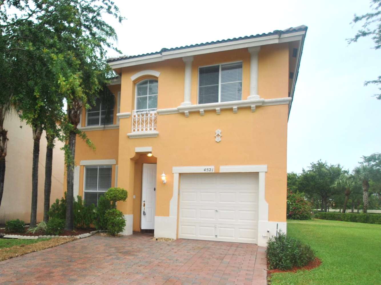 4521 Lake Lucerne Cir, West Palm Beach photo 1