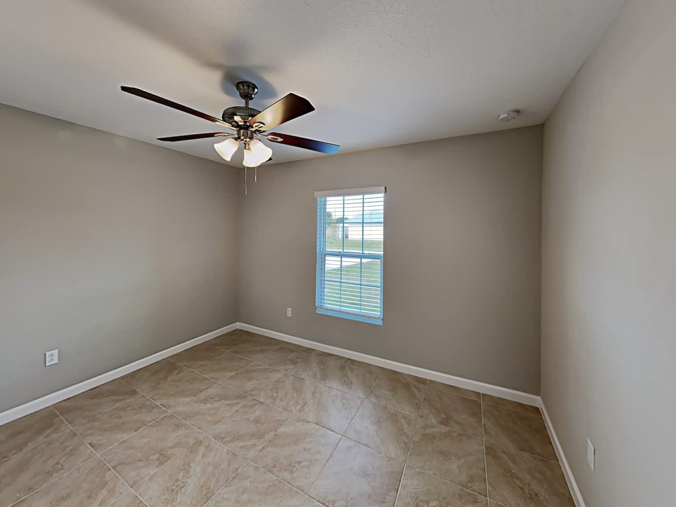 453 SW Leona Dr, Port Saint Lucie photo 9