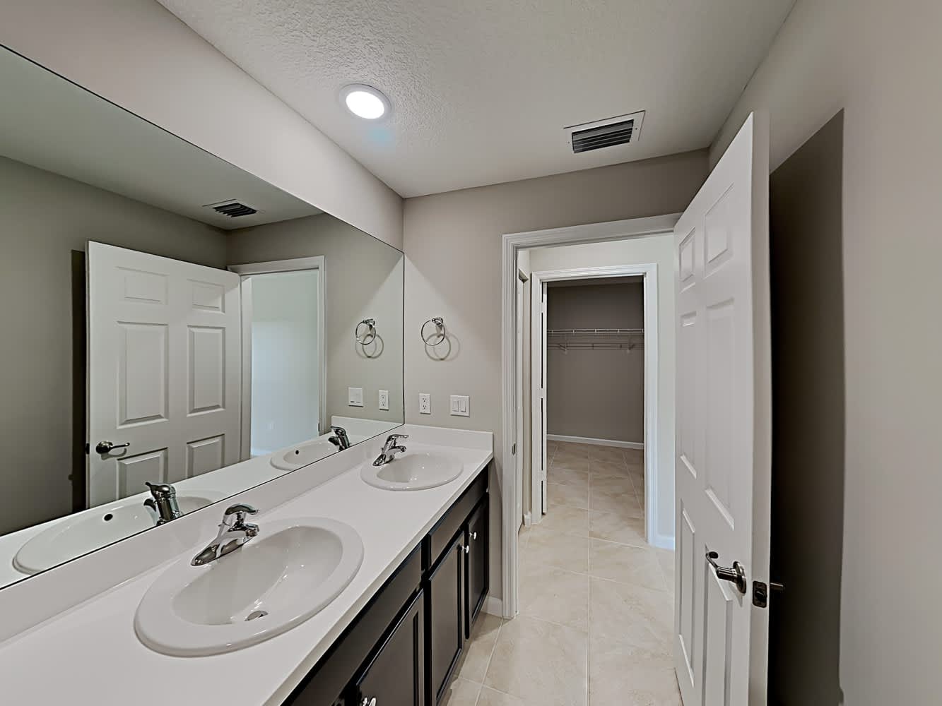453 SW Leona Dr, Port Saint Lucie photo 17