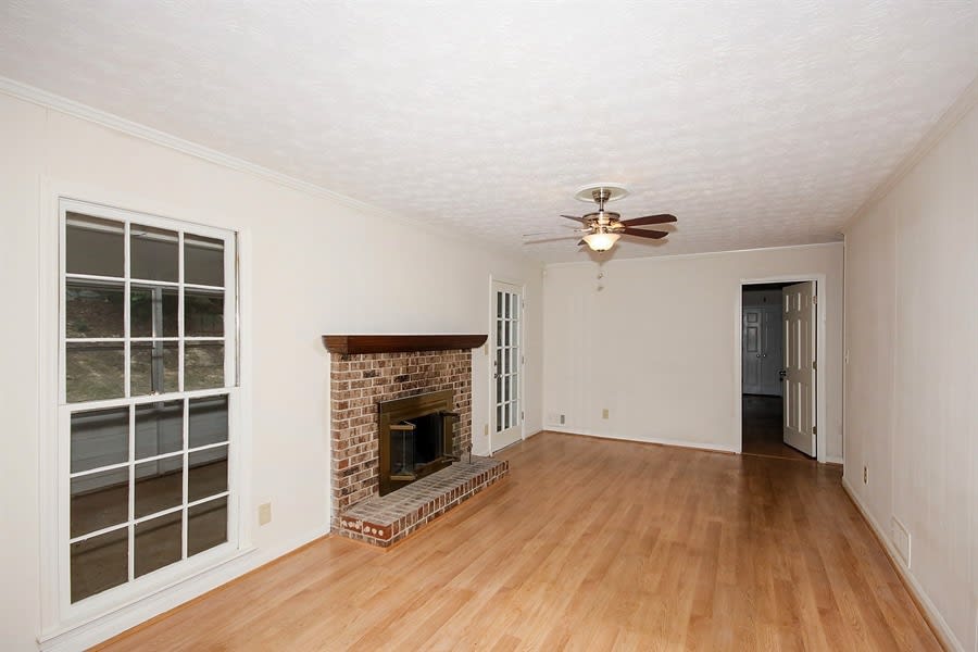 458 Glendale Ct, Stone Mountain photo 6