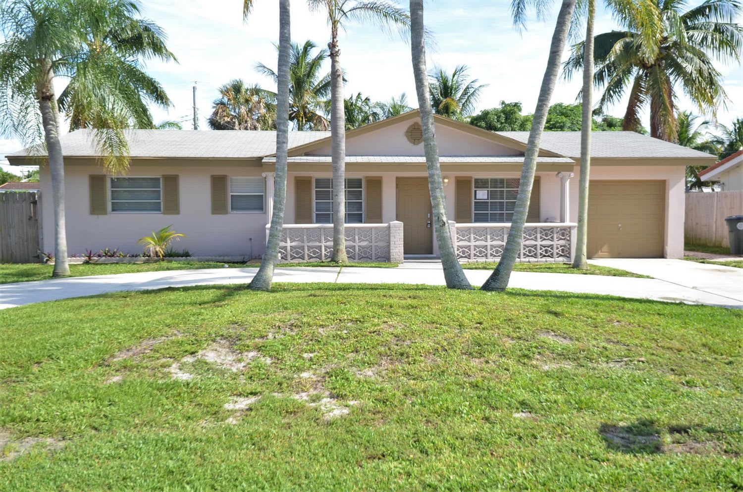 458 NE 38th St, Boca Raton photo 1