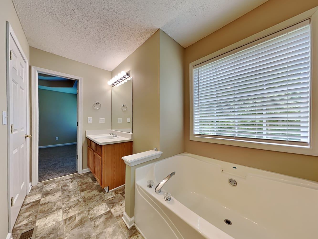 46 Darby Ct, Dallas photo 16