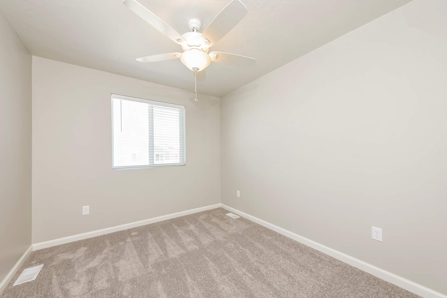 46 N Riverside Dr, Saratoga Springs photo 10