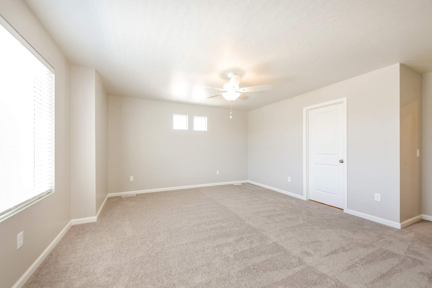46 N Riverside Dr, Saratoga Springs photo 9