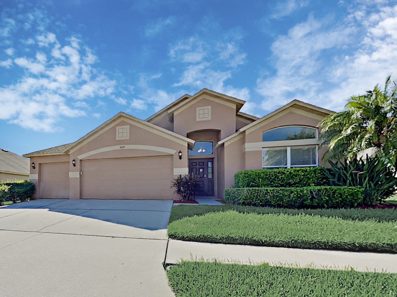 Front of 4609 Braesgate Ct, Land O Lakes, FL