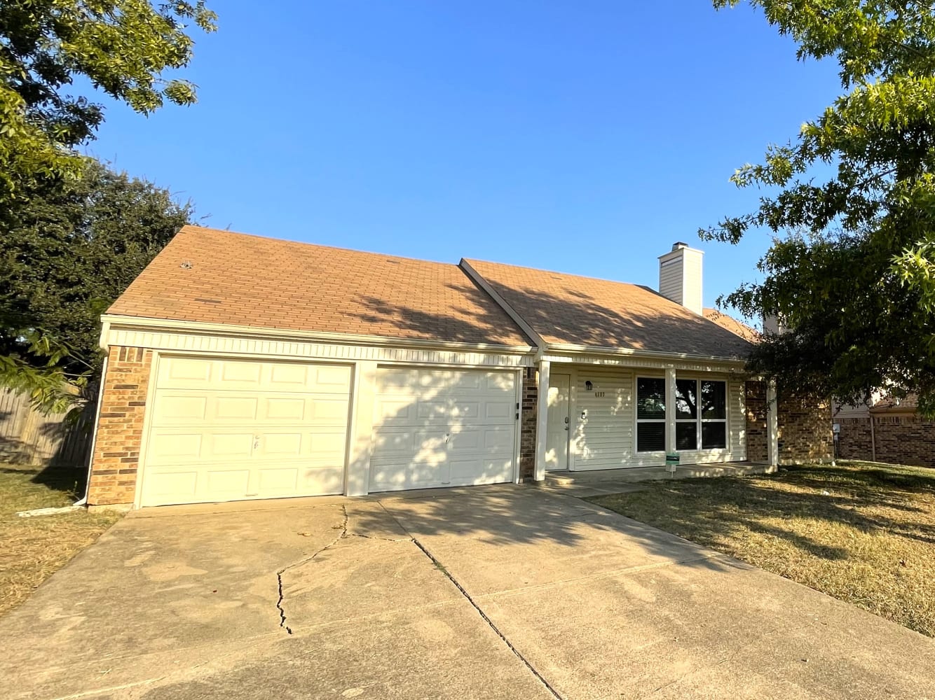 Front of 4609 Southlook Dr, Grand Prairie, TX
