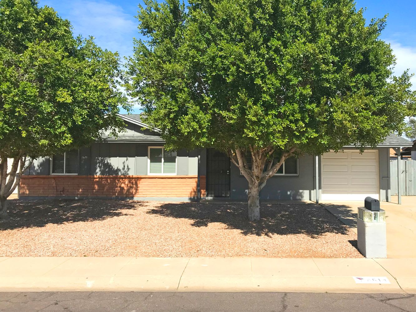 4614 W Mission Ln, Glendale photo 1