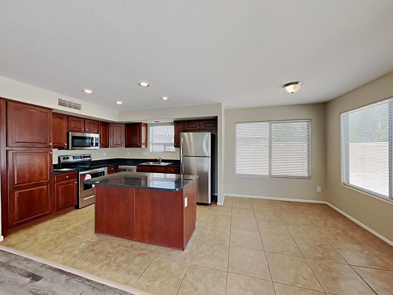 4614 W Valencia Dr, Laveen photo 7