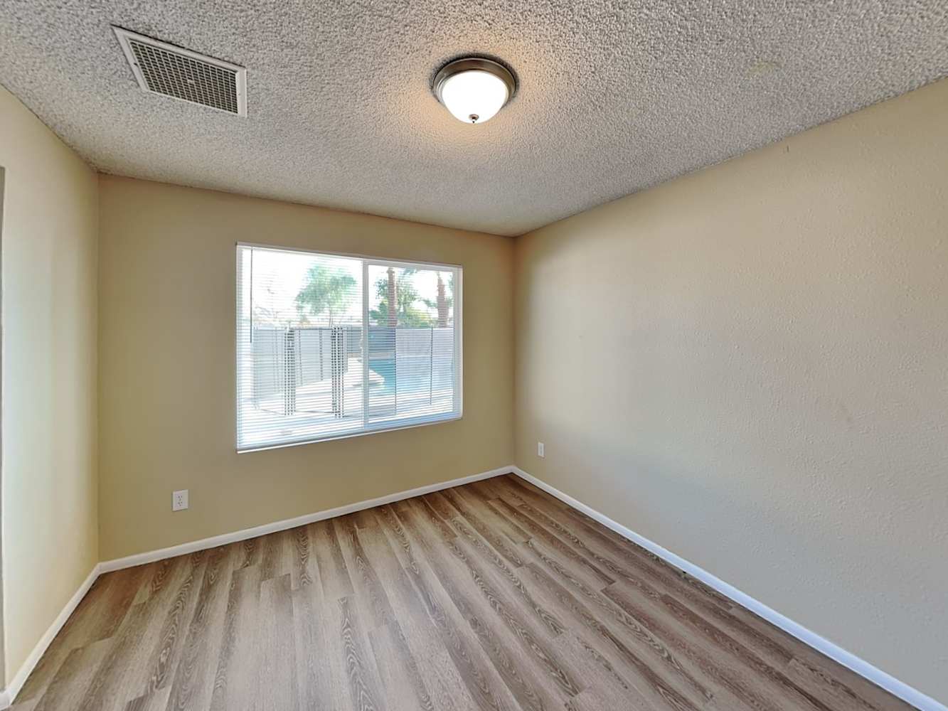 4621 W Carol Ave, Glendale photo 8