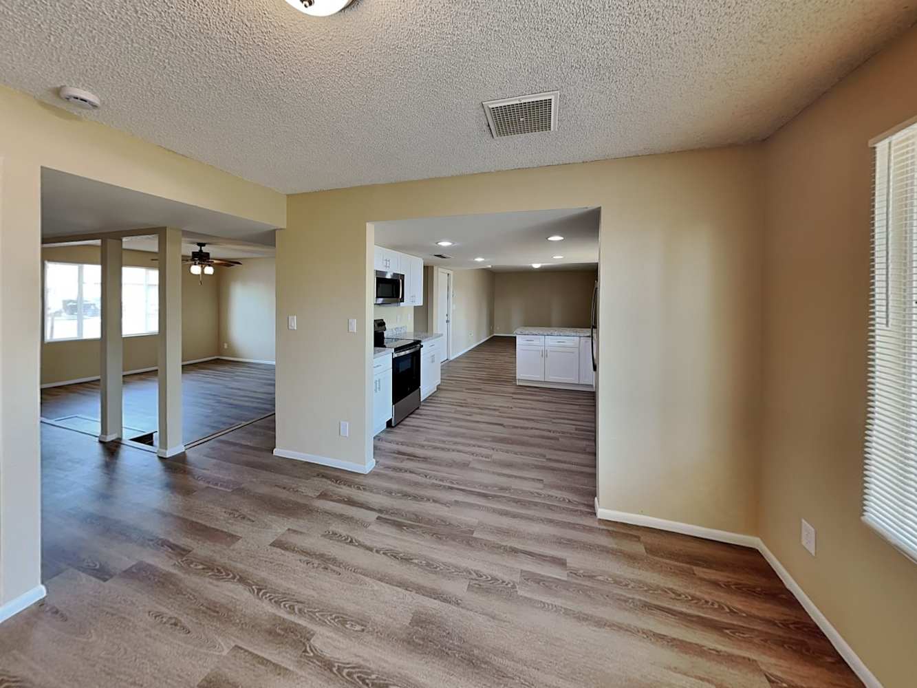 4621 W Carol Ave, Glendale photo 7