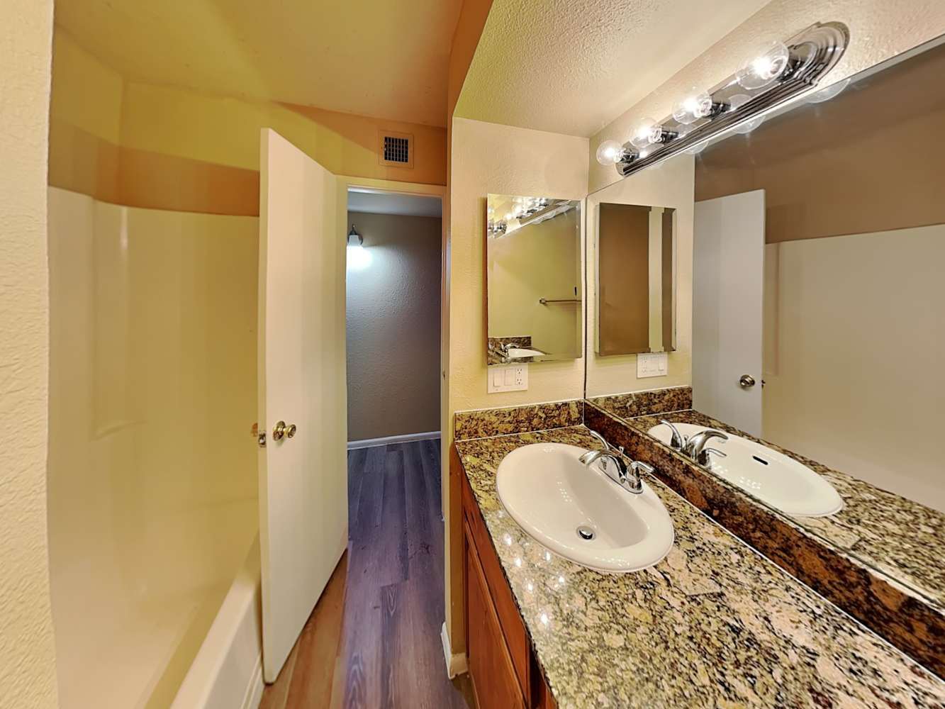 4621 W Carol Ave, Glendale photo 18