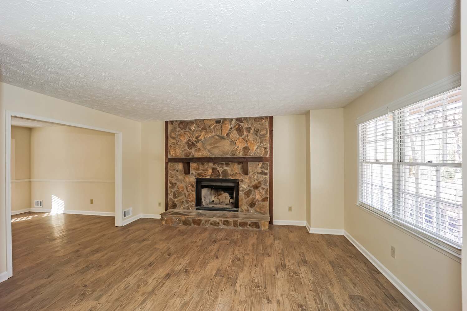 465 Benjamin Cir, Fayetteville photo 3