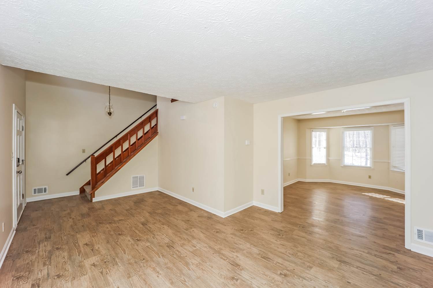 465 Benjamin Cir, Fayetteville photo 2