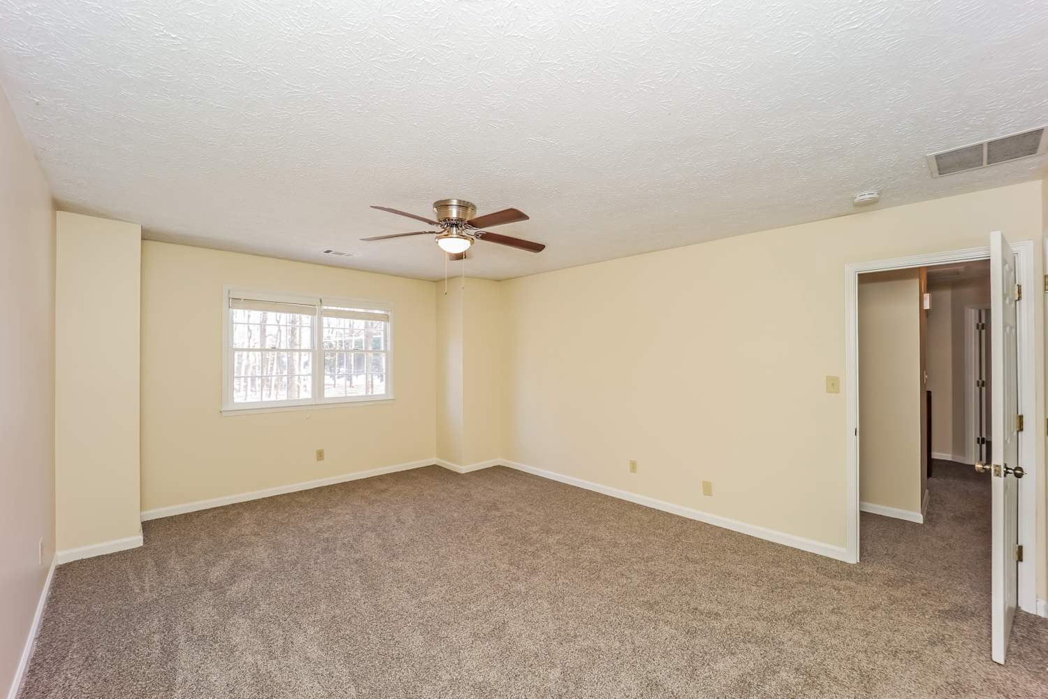 465 Benjamin Cir, Fayetteville photo 5