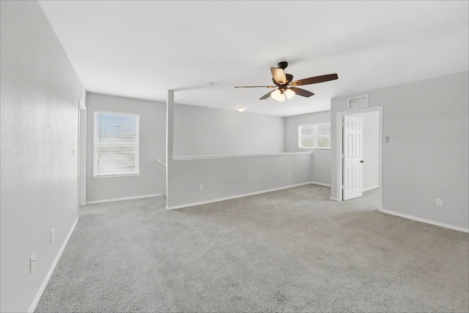 467 Walnut Crst, Schertz photo 17