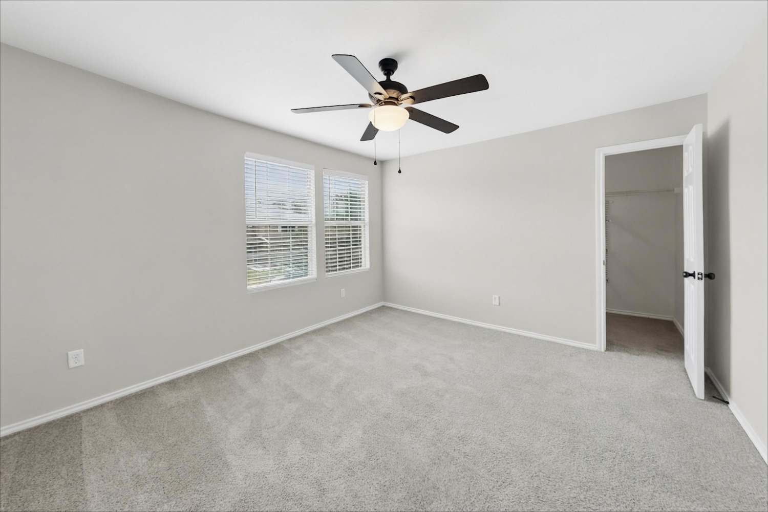 467 Walnut Crst, Schertz photo 13