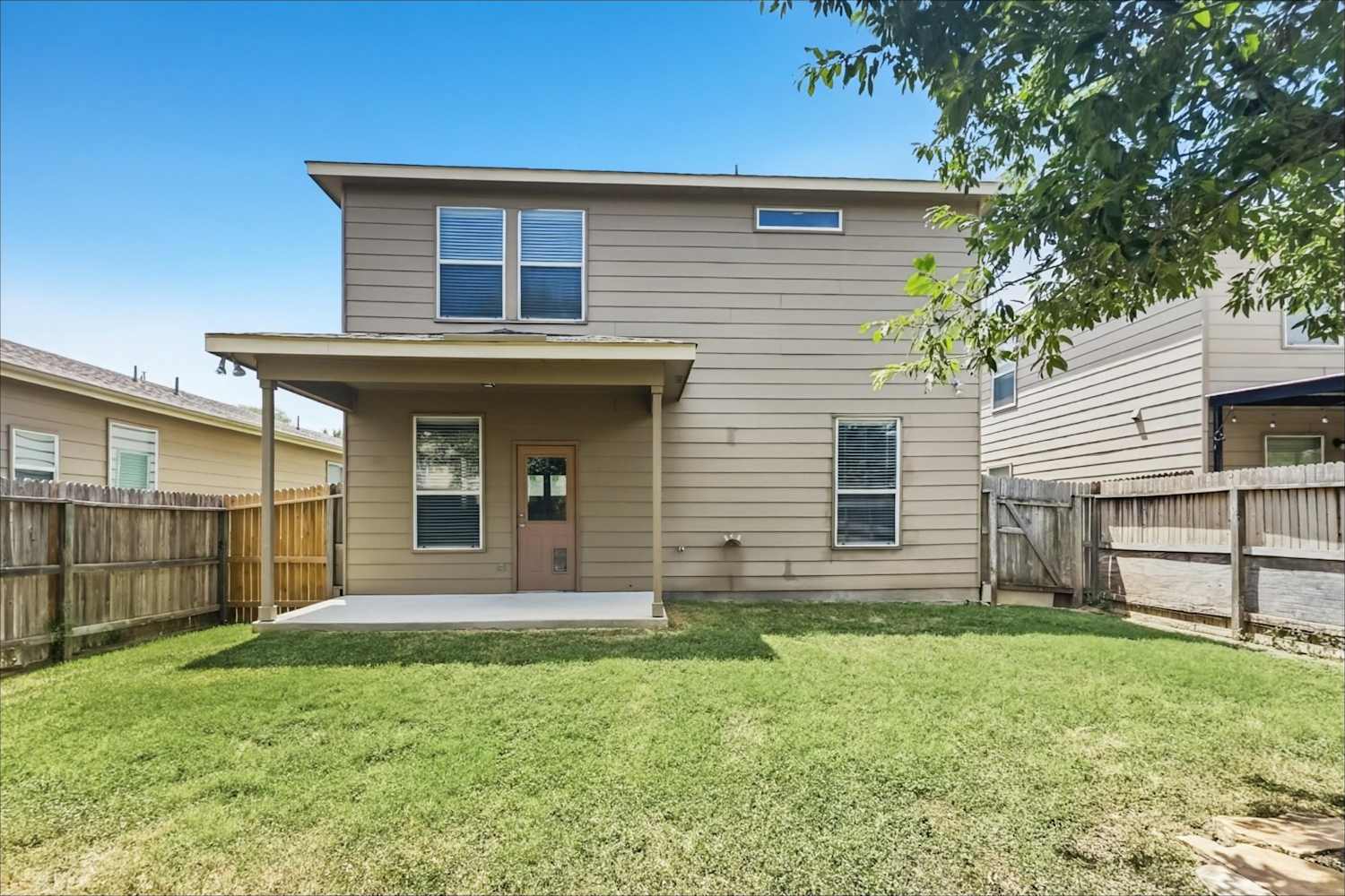467 Walnut Crst, Schertz photo 19