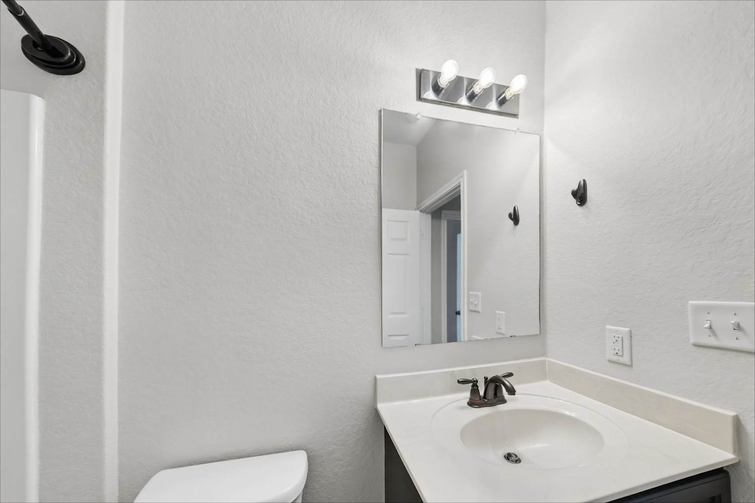 467 Walnut Crst, Schertz photo 15