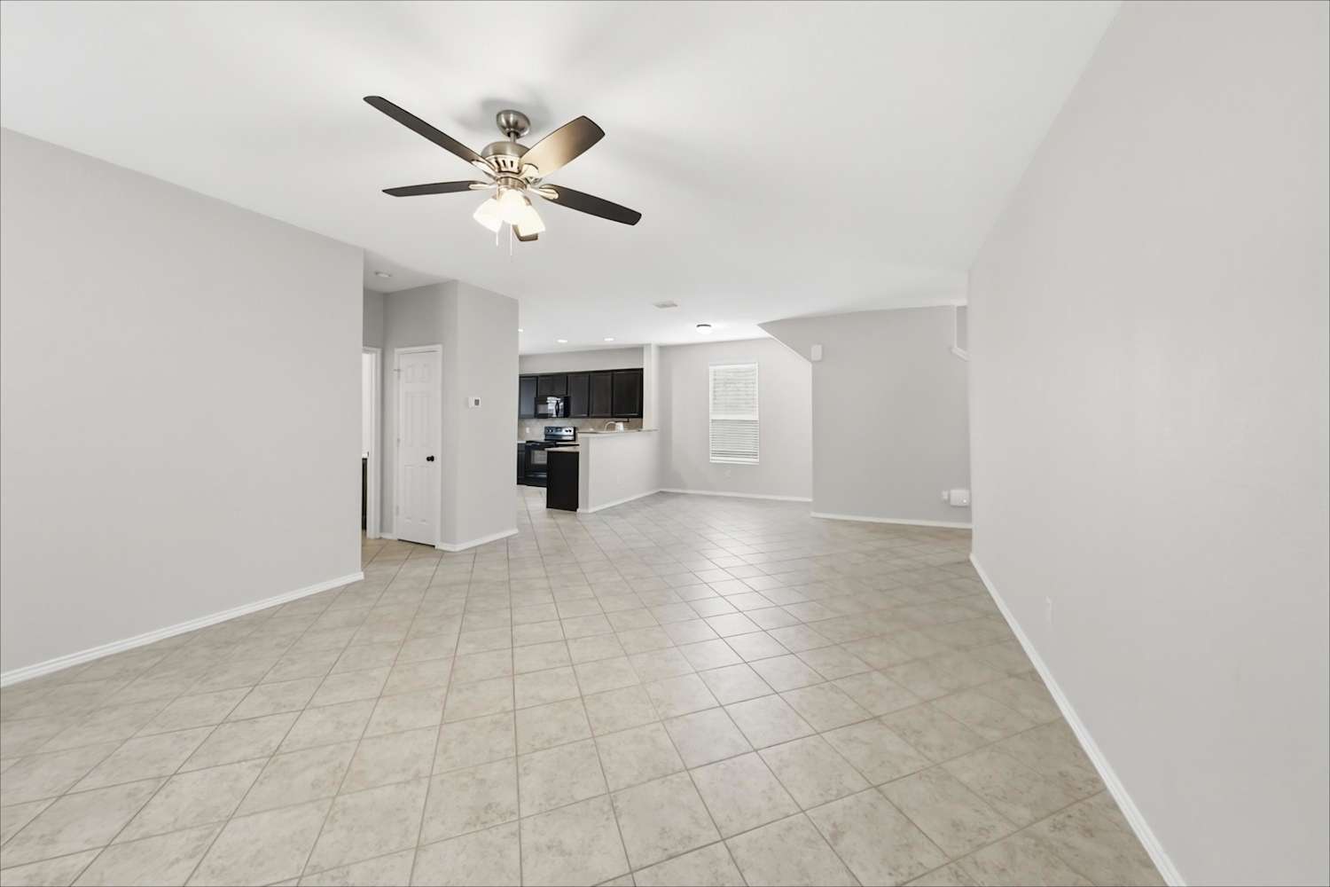 467 Walnut Crst, Schertz photo 6