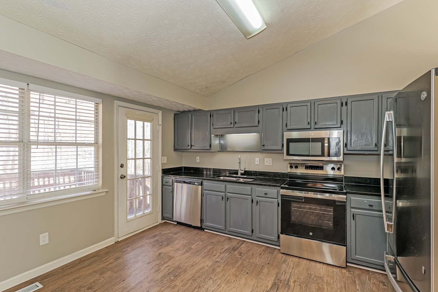 4688 Sterling Pointe Ct, Douglasville photo 9
