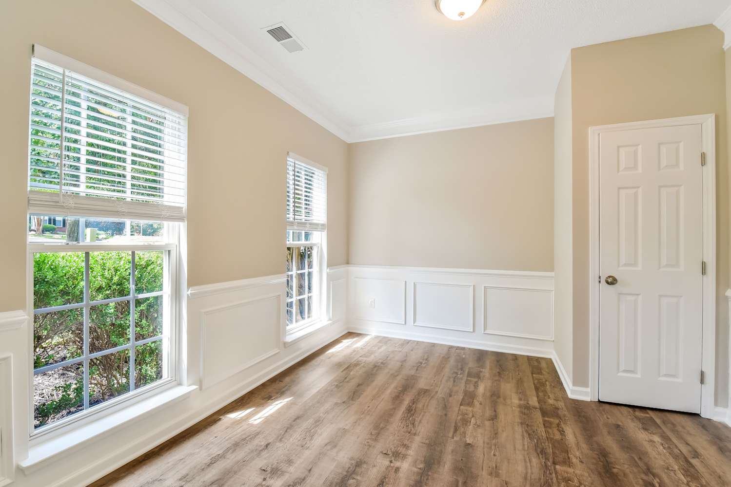 Front of 4736 Keeneland Ln, Charlotte, NC