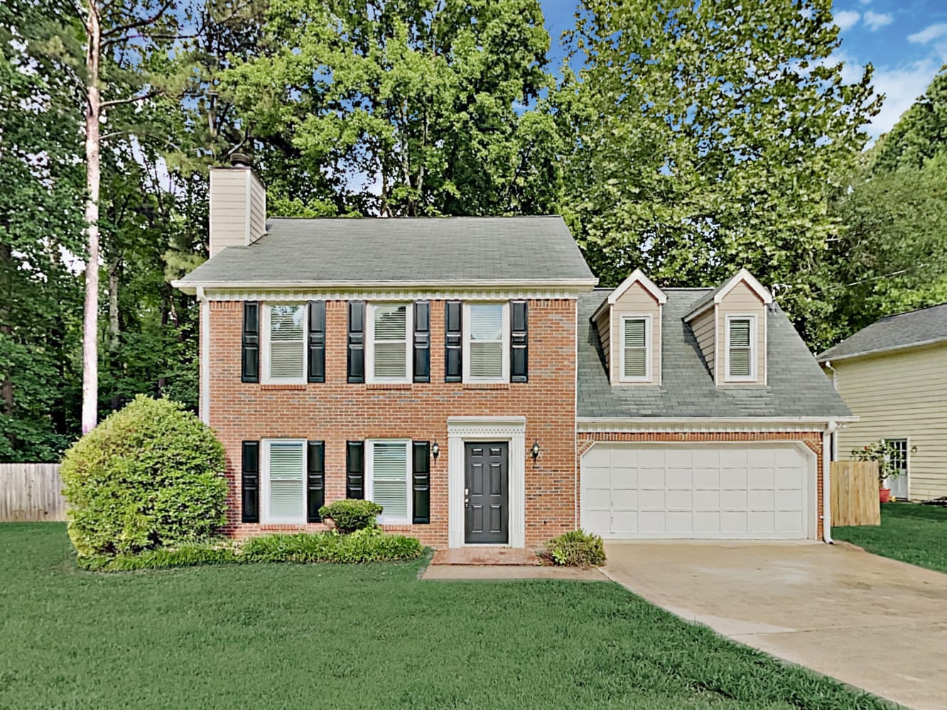 Front of 4750 York Pl NE, Roswell, GA