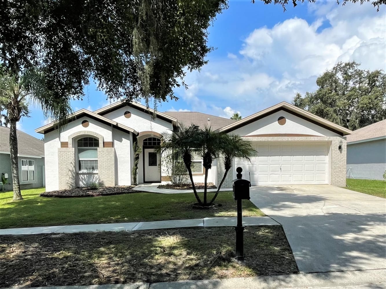 Front of 4809 Portobello Cir, Valrico, FL