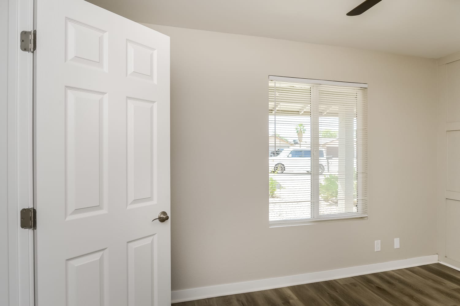 4844 W Townley Avenue, Glendale photo 8
