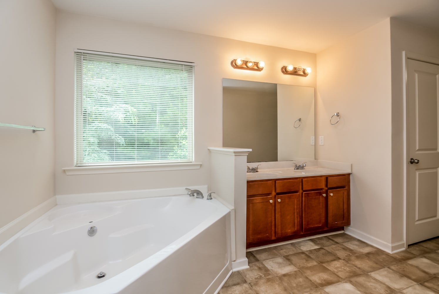 4850 Medlock Trail Ct, Snellville photo 13