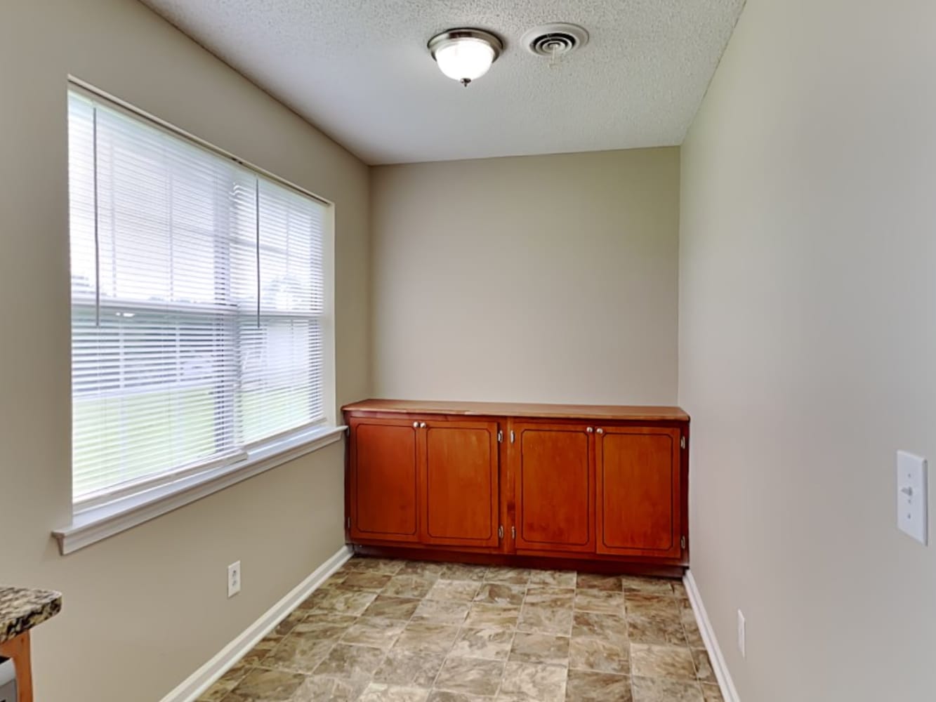 4854 Countryside Dr, Flowery Branch photo 7