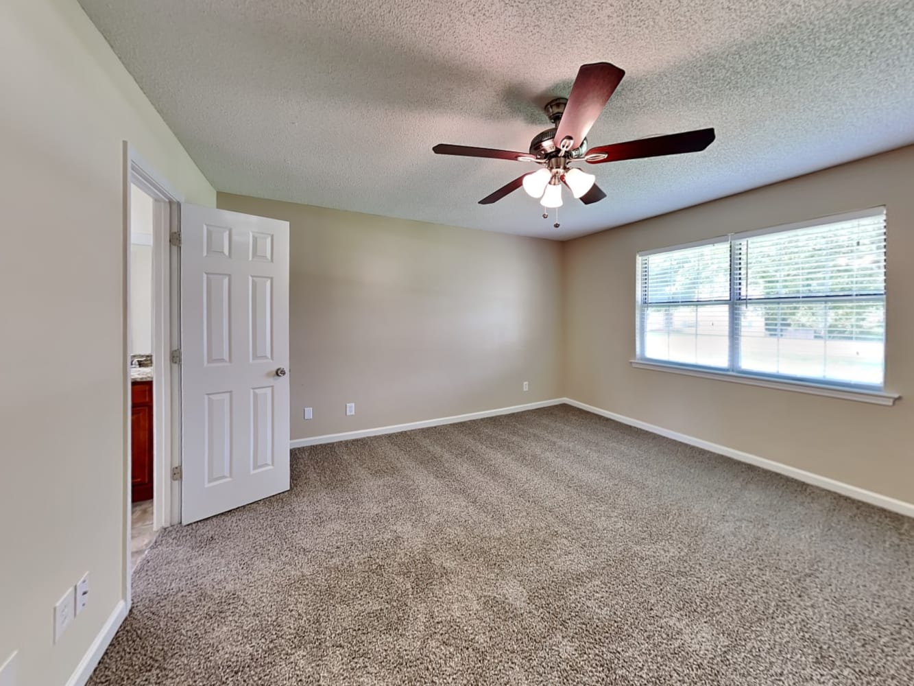 4854 Countryside Dr, Flowery Branch photo 9