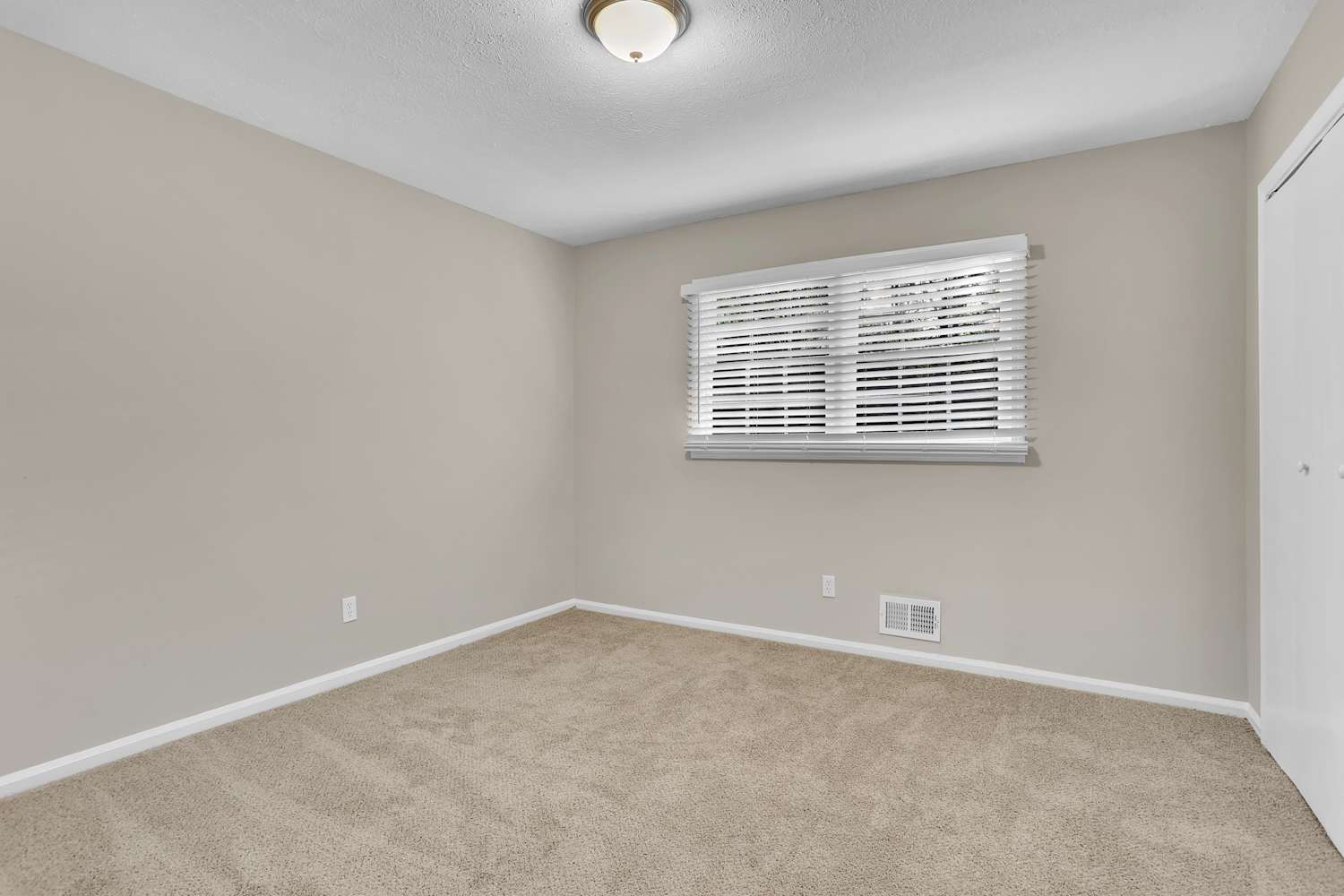 4891 Lehigh Dr, Douglasville photo 10