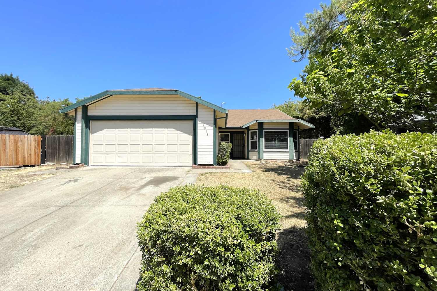4913 Adorn Ct, Sacramento photo 1